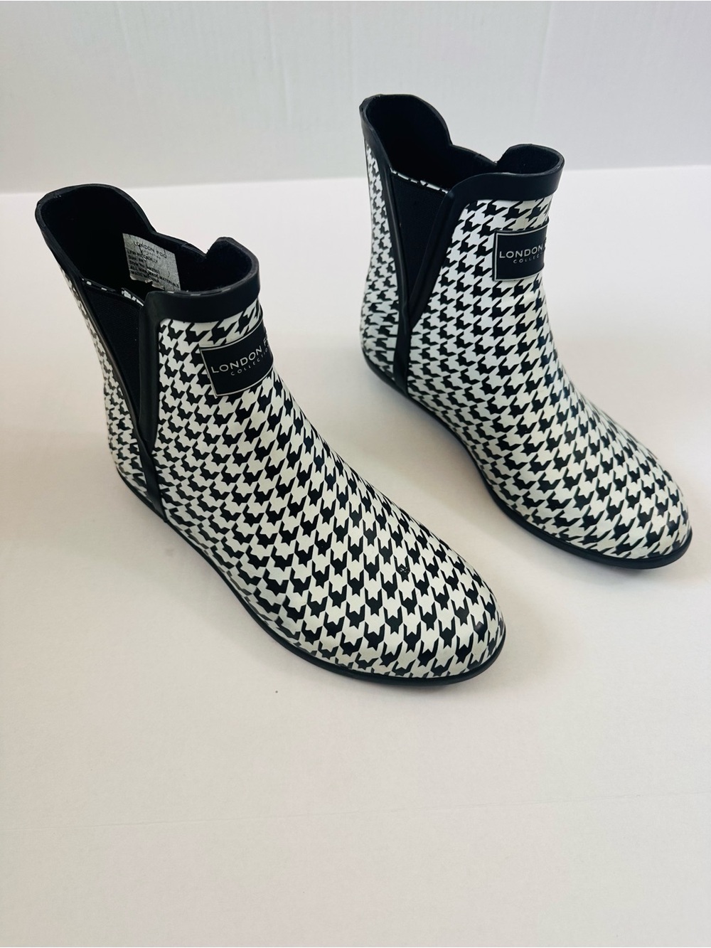 London fog Piccadilly houndstooth plaid rain boots size 8